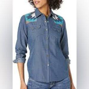Ariat R.E.A.L. | Vivacious Snap Long Sleeve Shirt in Indigo Denim, Size L